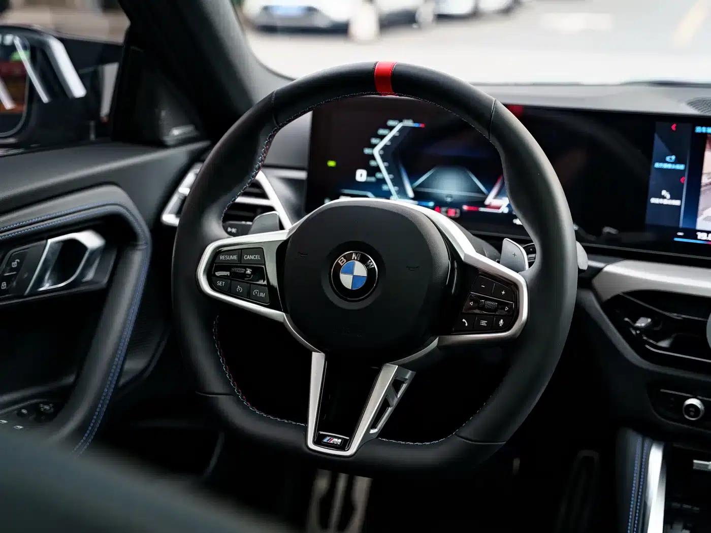 2025 BMW M240i xDrive — миниатюра 10