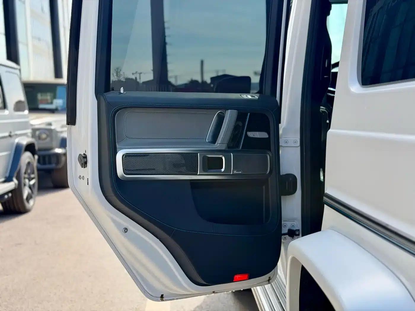 Mercedes-Benz G-Class PHEV 2025 G580 First Edition — миниатюра 14