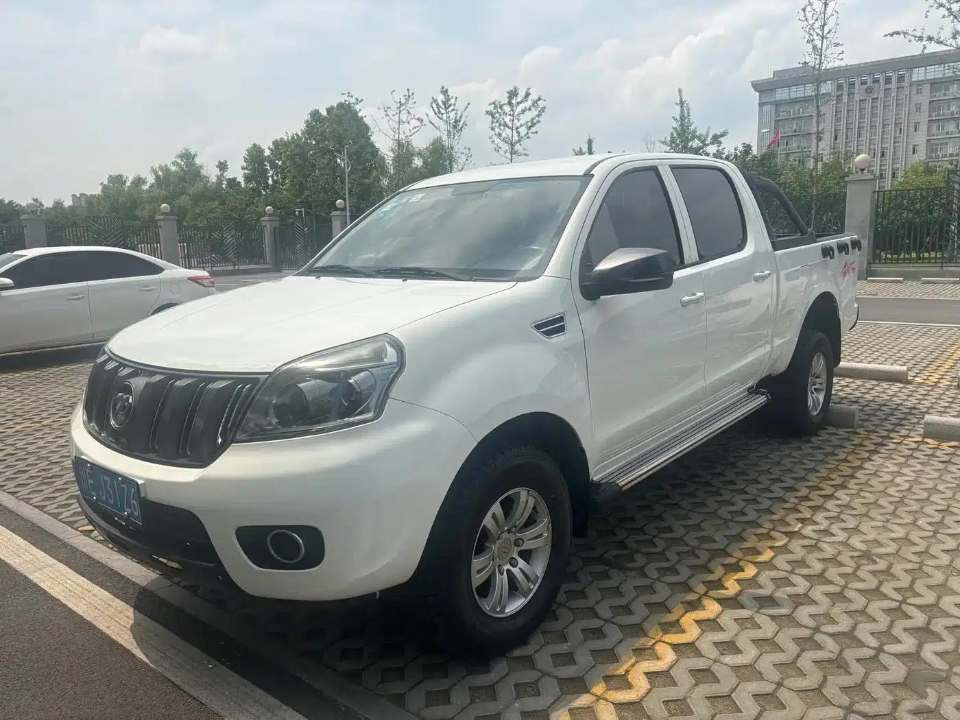 Tunland 2019 2.8T E3 70th Anniversary 4WD Comfort Edition with High Cargo Platform and Long Wheelbase 4J28TC4 — миниатюра 1