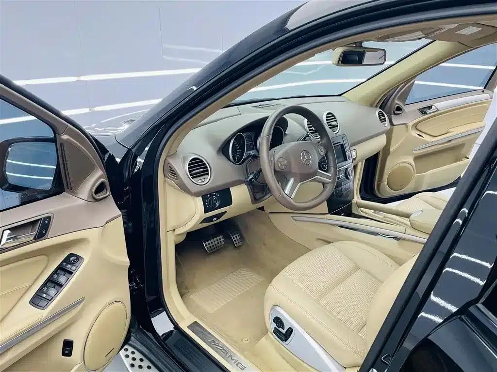 2011 Mercedes-Benz M-Class AMG ML 63 — миниатюра 11
