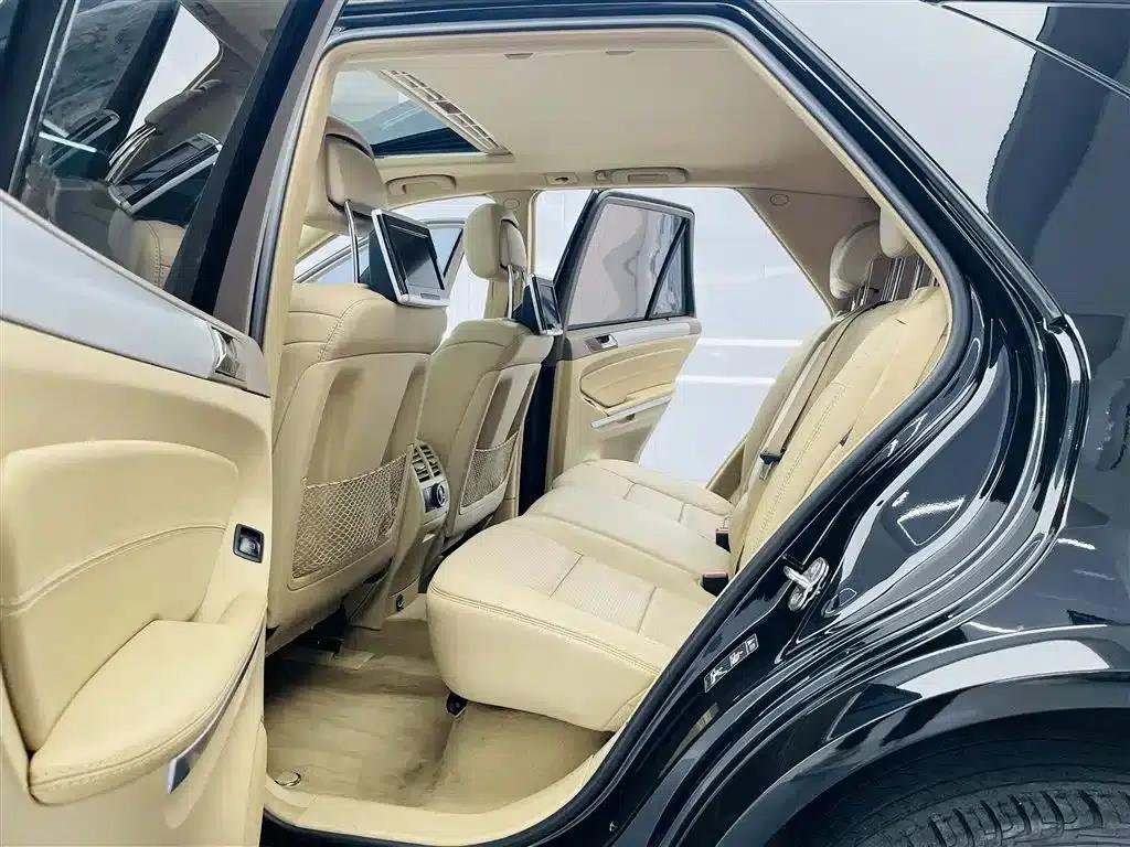 2011 Mercedes-Benz M-Class AMG ML 63 — миниатюра 16