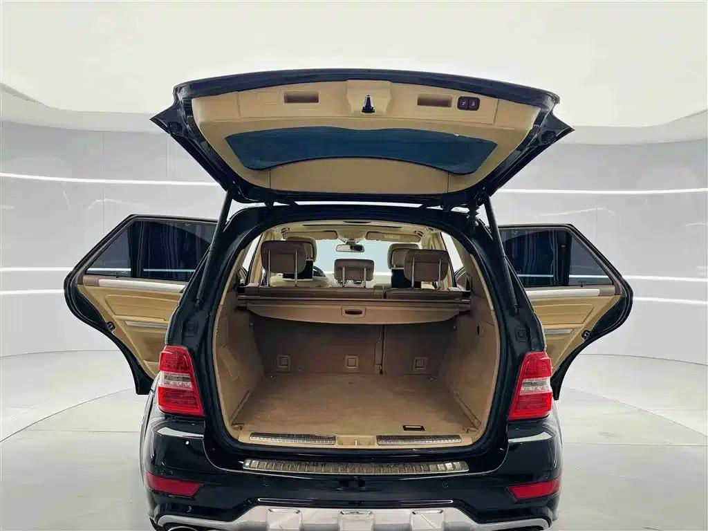 2011 Mercedes-Benz M-Class AMG ML 63 — миниатюра 17