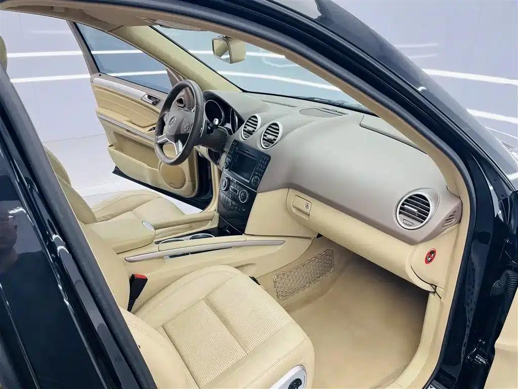 2011 Mercedes-Benz M-Class AMG ML 63 — миниатюра 23