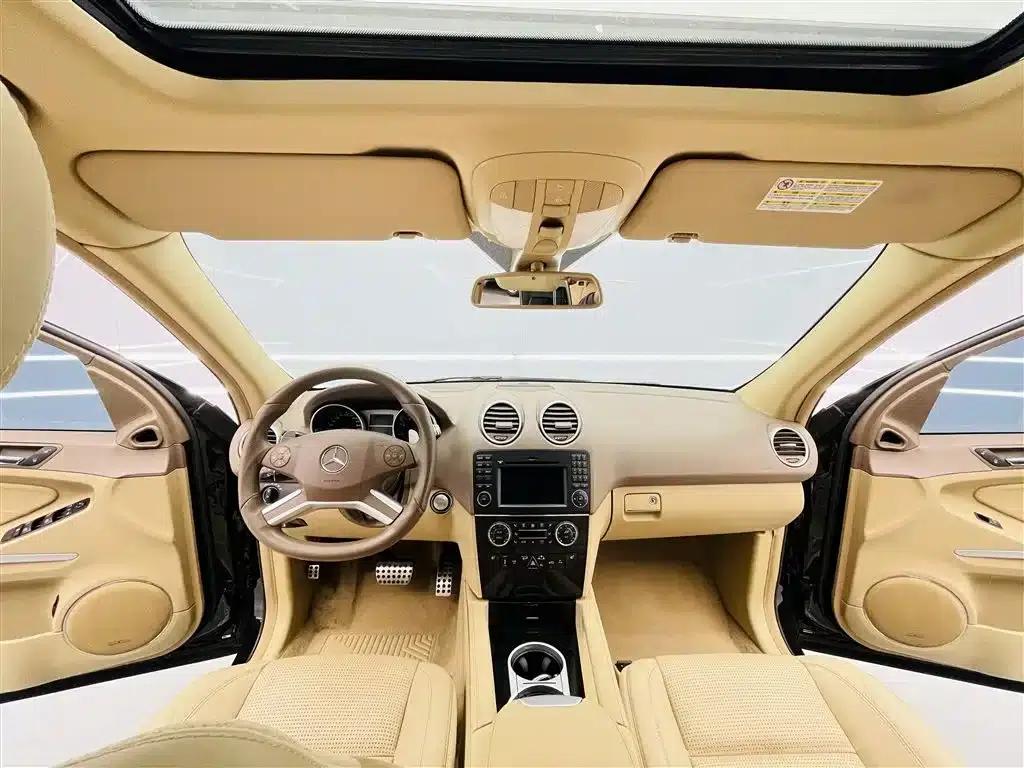 2011 Mercedes-Benz M-Class AMG ML 63 — миниатюра 29