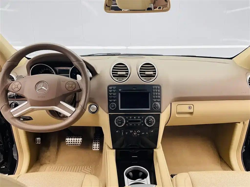 2011 Mercedes-Benz M-Class AMG ML 63 — миниатюра 30