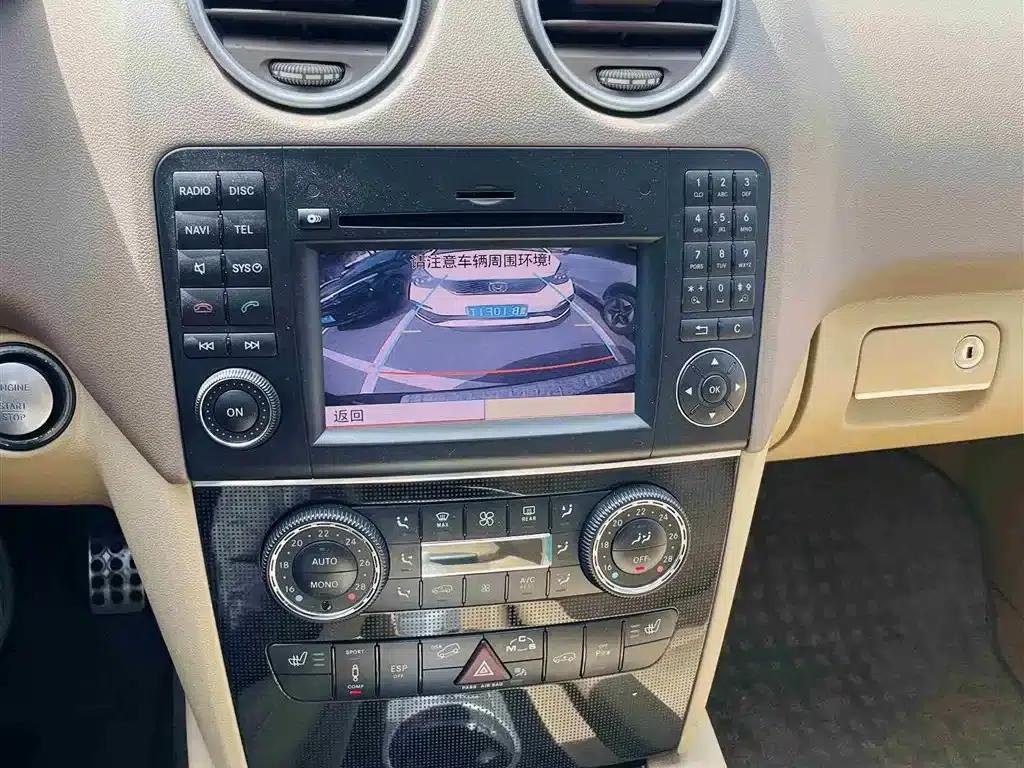 2011 Mercedes-Benz M-Class AMG ML 63 — миниатюра 33