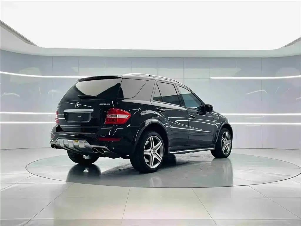 2011 Mercedes-Benz M-Class AMG ML 63 — миниатюра 5