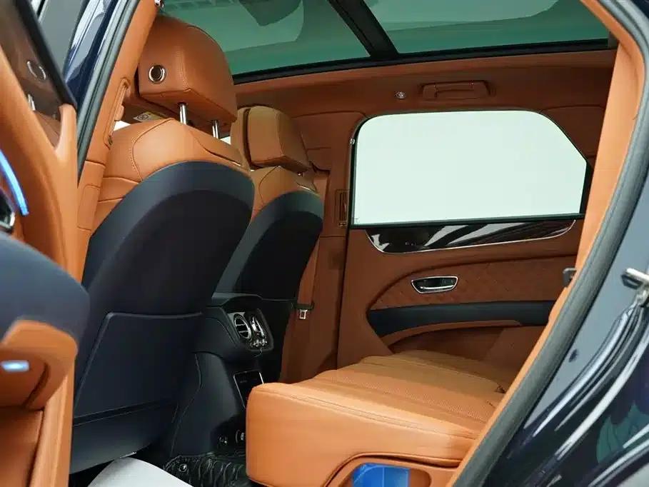 Bentayga Plug-in Hybrid 2021 3.0T PHEV — миниатюра 12