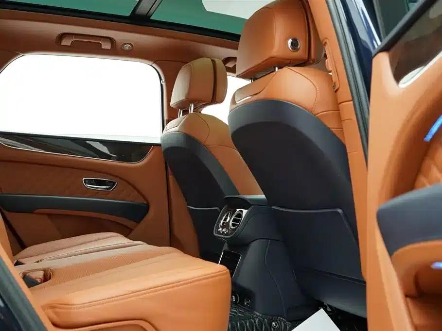 Bentayga Plug-in Hybrid 2021 3.0T PHEV — миниатюра 24