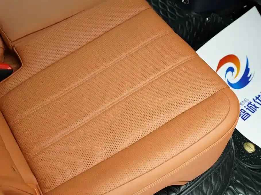 Bentayga Plug-in Hybrid 2021 3.0T PHEV — миниатюра 26