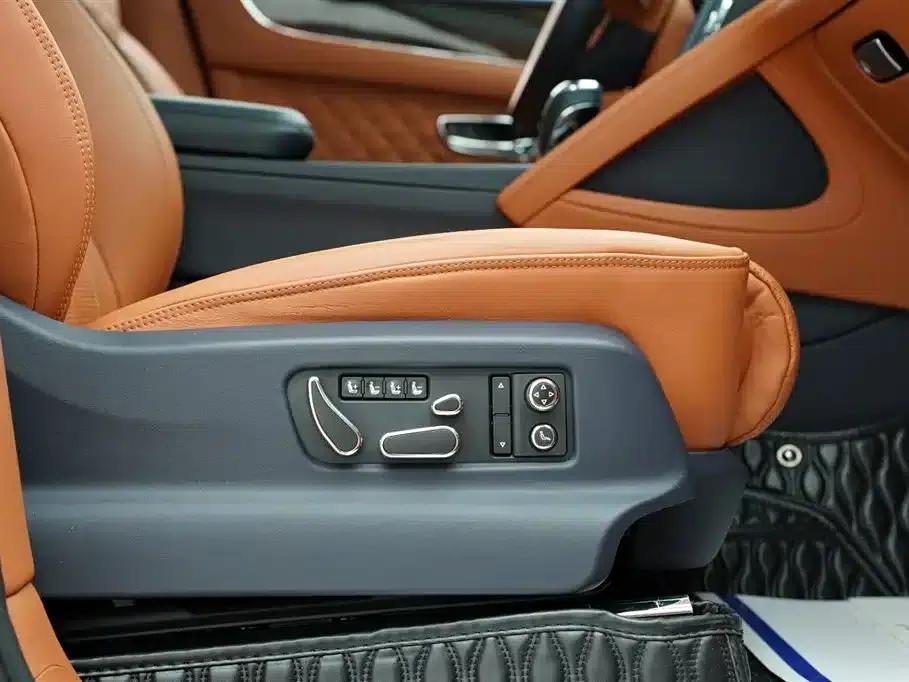 Bentayga Plug-in Hybrid 2021 3.0T PHEV — миниатюра 31
