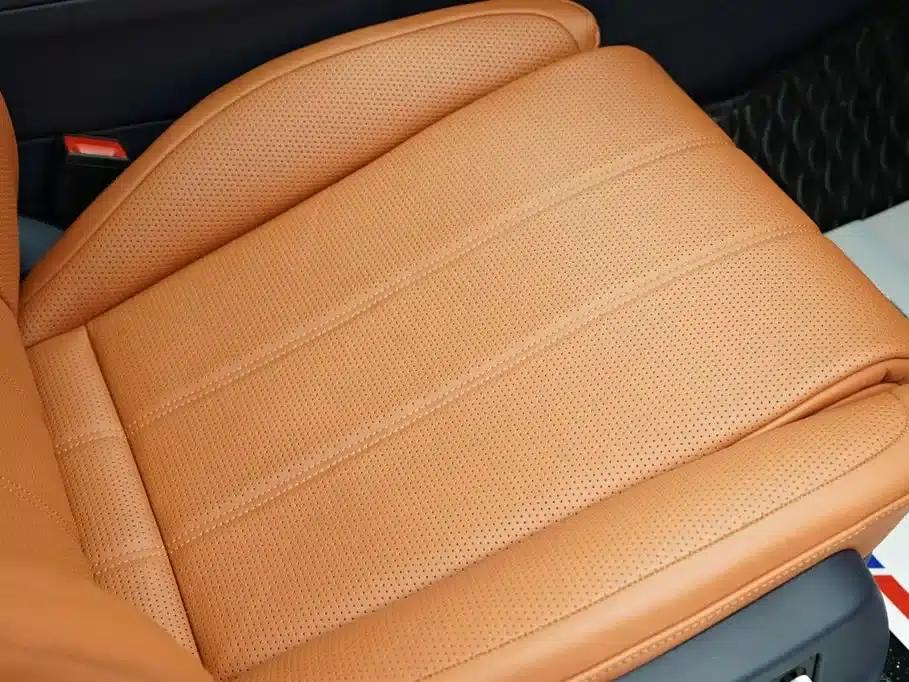 Bentayga Plug-in Hybrid 2021 3.0T PHEV — миниатюра 32