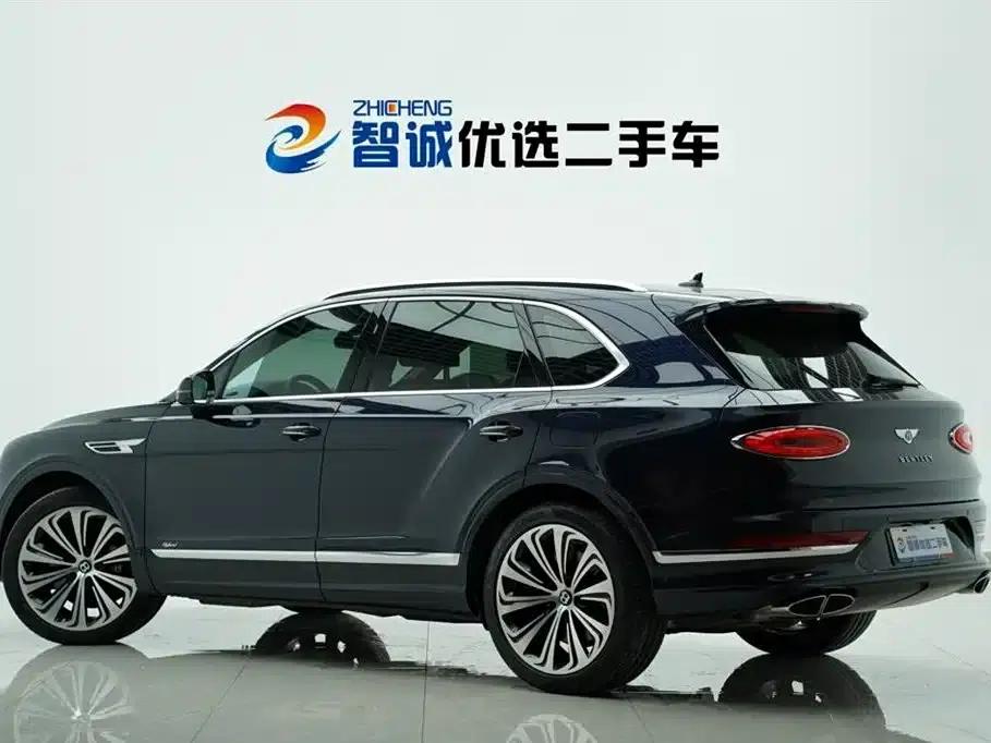 Bentayga Plug-in Hybrid 2021 3.0T PHEV — миниатюра 6