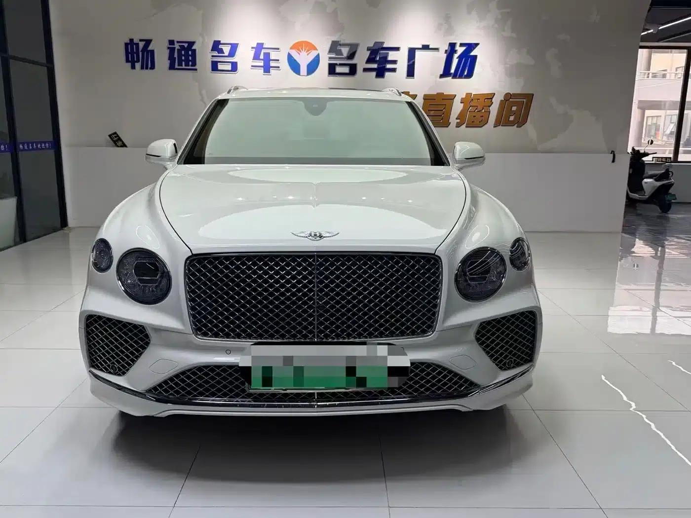 Bentayga Plug-in Hybrid 2021 3.0T PHEV — миниатюра 1