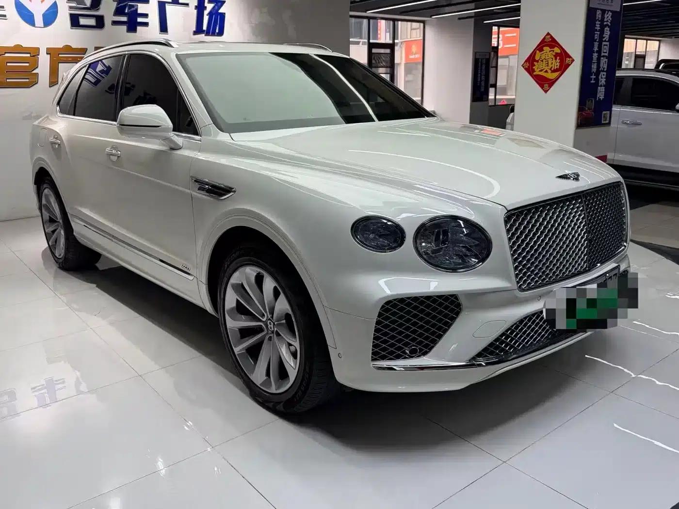 Bentayga Plug-in Hybrid 2021 3.0T PHEV — миниатюра 2