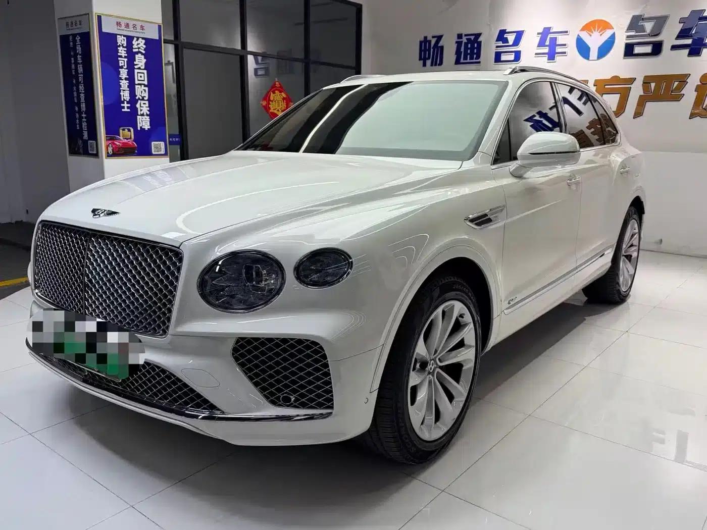 Bentayga Plug-in Hybrid 2021 3.0T PHEV — миниатюра 3