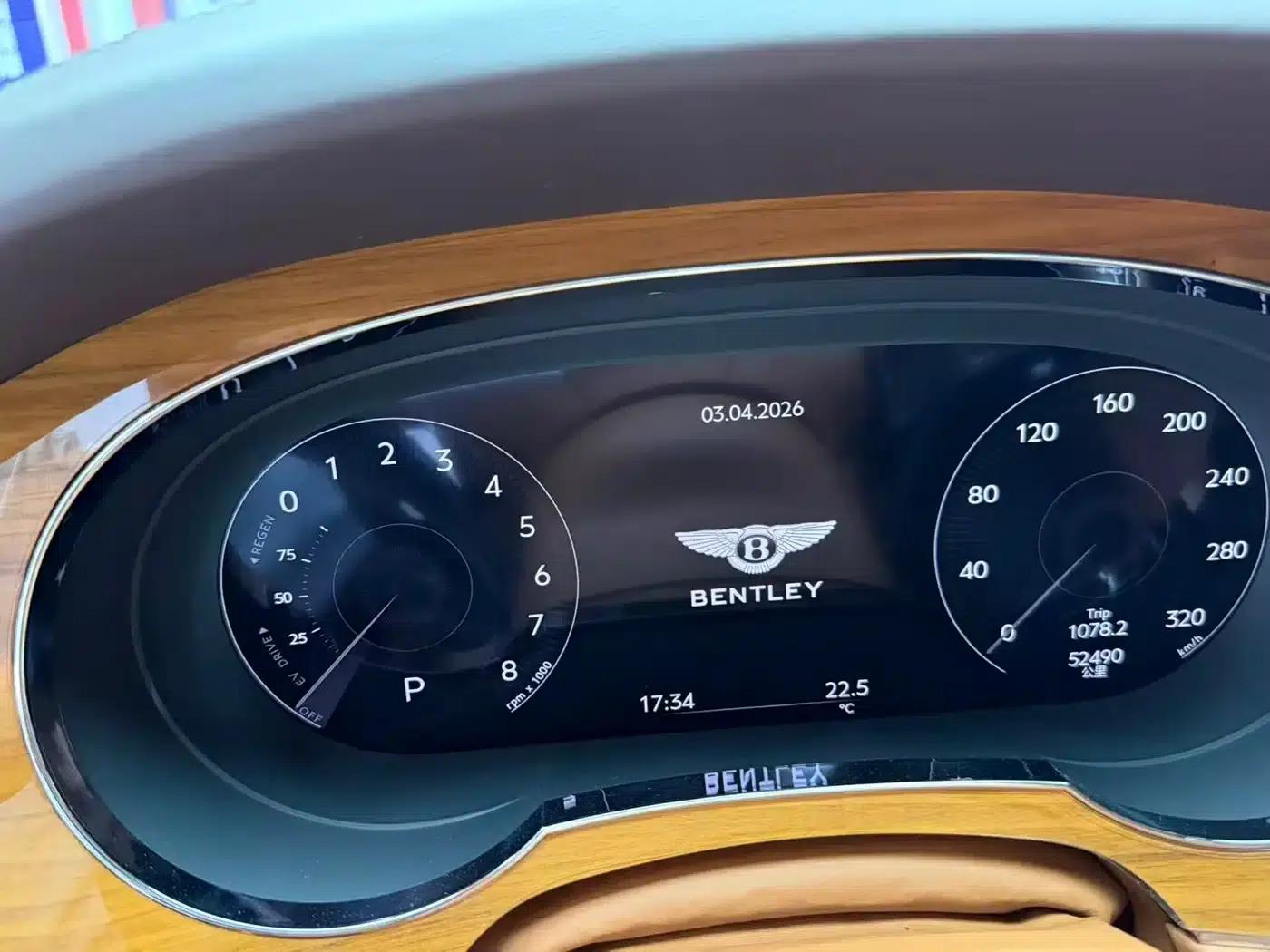 Bentayga Plug-in Hybrid 2021 3.0T PHEV — миниатюра 5