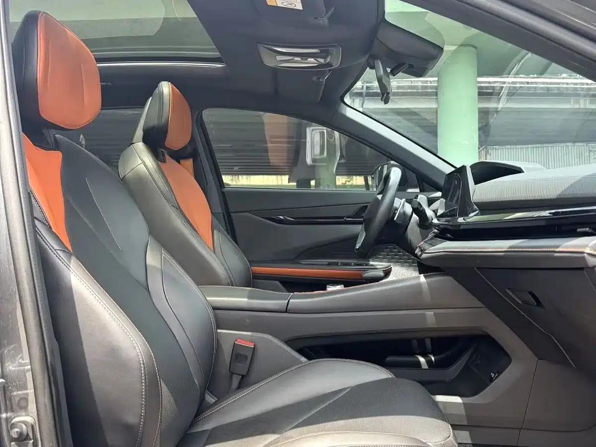 Changan UNI-V 2022 1.5T Sport Edition — миниатюра 3