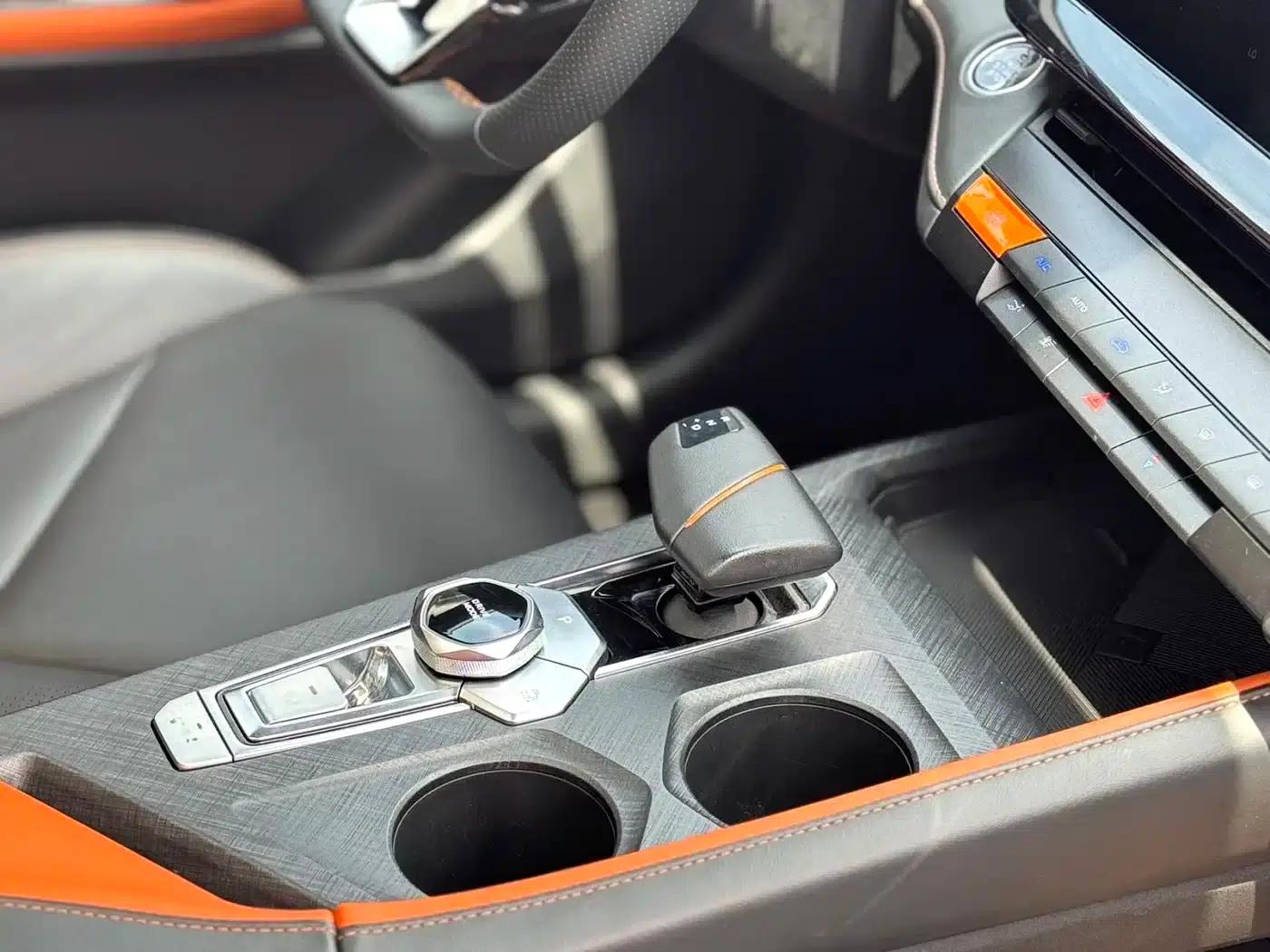 Changan UNI-V 2022 1.5T Sport Edition — миниатюра 5