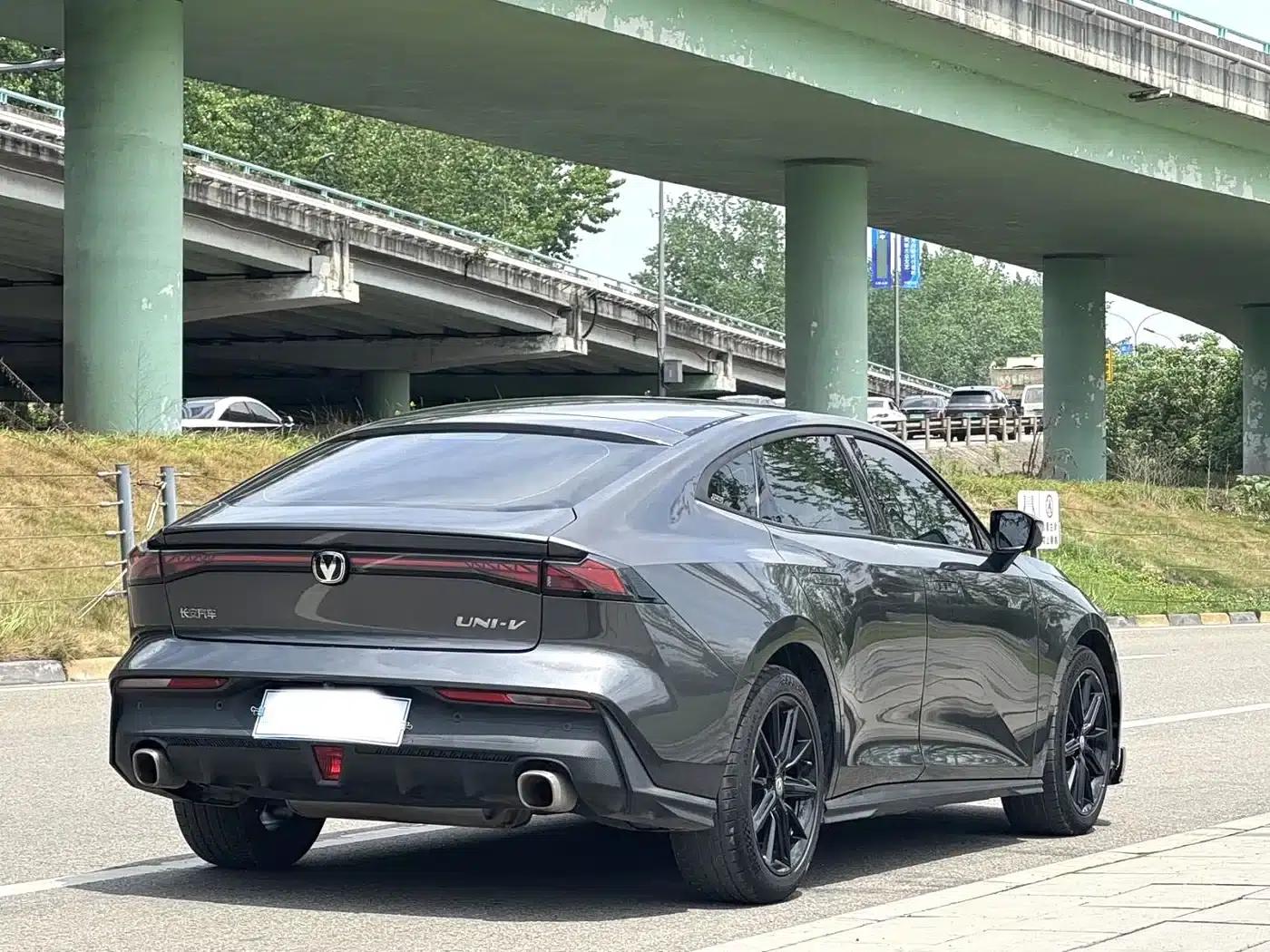 Changan UNI-V 2022 1.5T Sport Edition — миниатюра 7