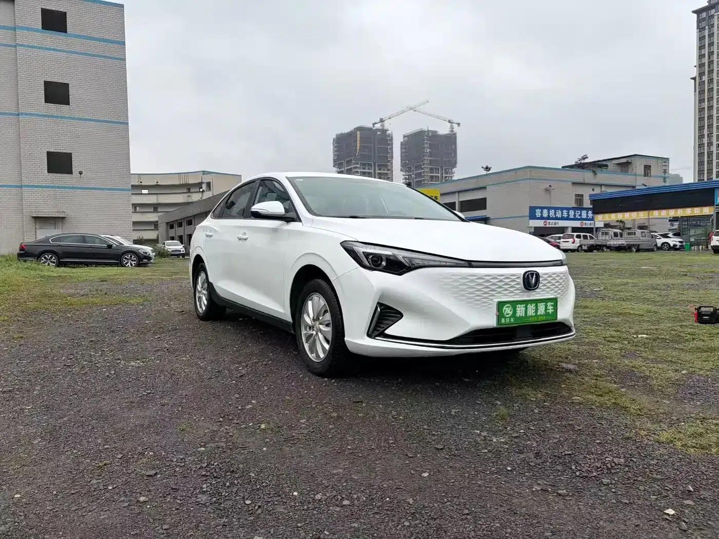 Changan Eado New Energy 2022 EV460 Smart Ride-Hailing Edition (Lithium Iron Phosphate) — миниатюра 2