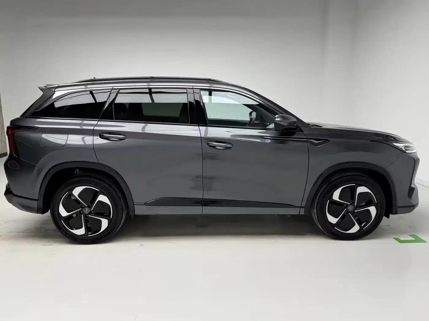 Changan CS75 PLUS Smart Electric iDD 2023 Model Smart Electric iDD Leading Edition — миниатюра 9