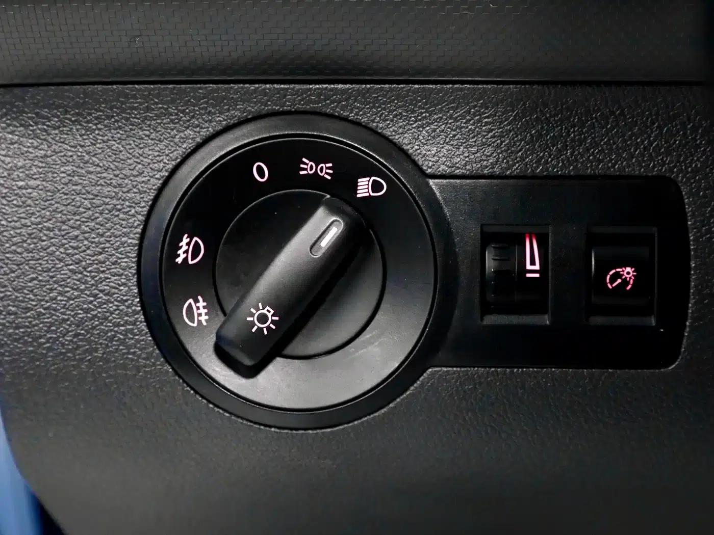 Caddy 2005 1.6L Comfort 5-seater — миниатюра 17