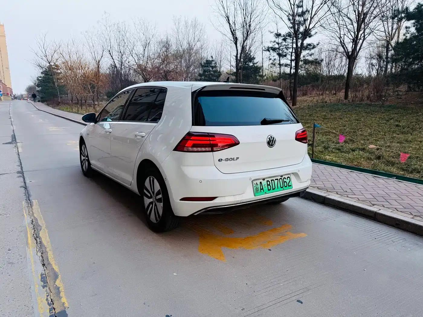 Imported 2018 e-Golf New Energy — миниатюра 3
