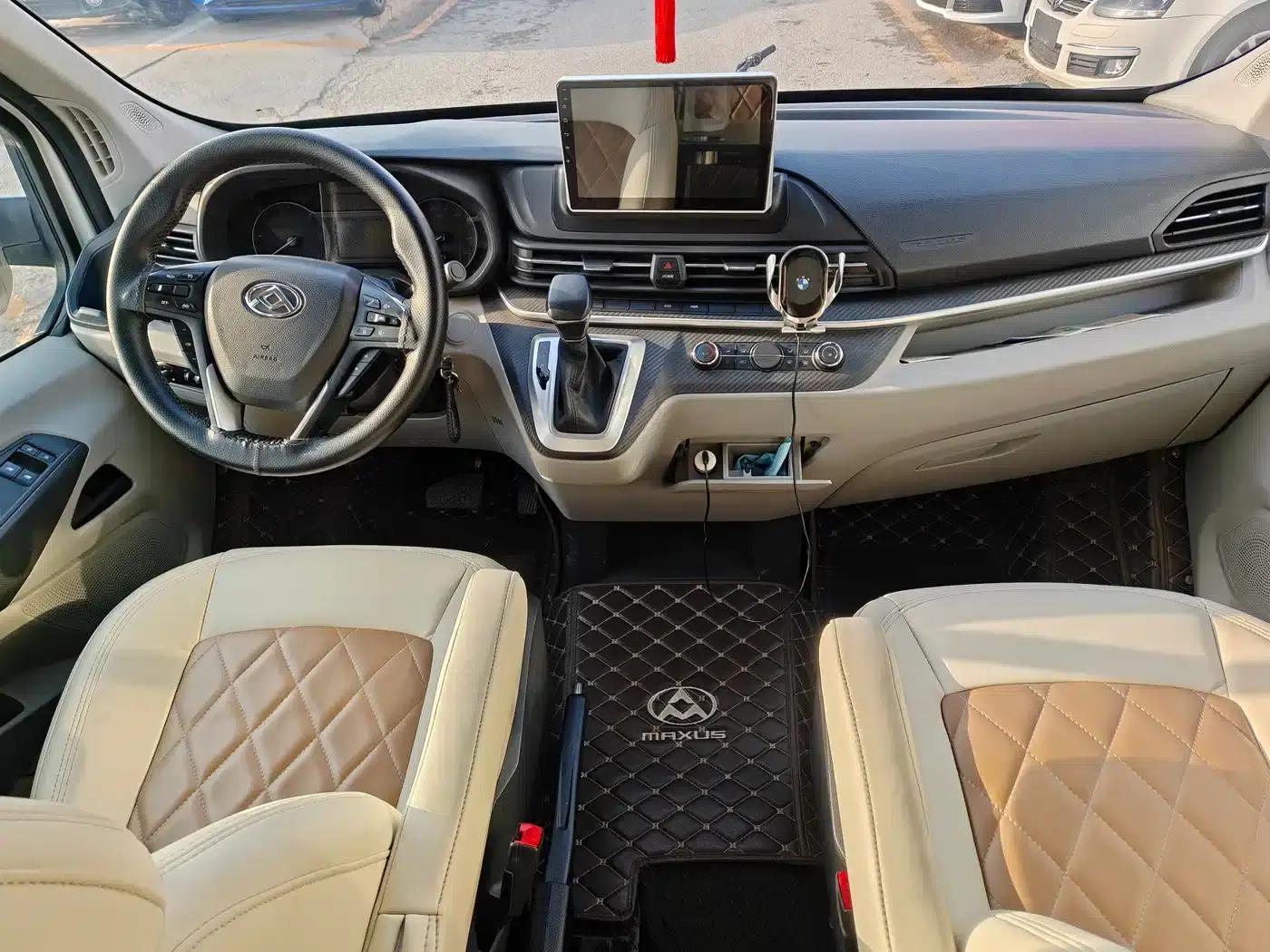 SAIC MAXUS V90 RV 2021 Model 2.0T Traveler V90 Self-propelled Type B Motorhome Luxury Edition with Transverse Bed — миниатюра 3