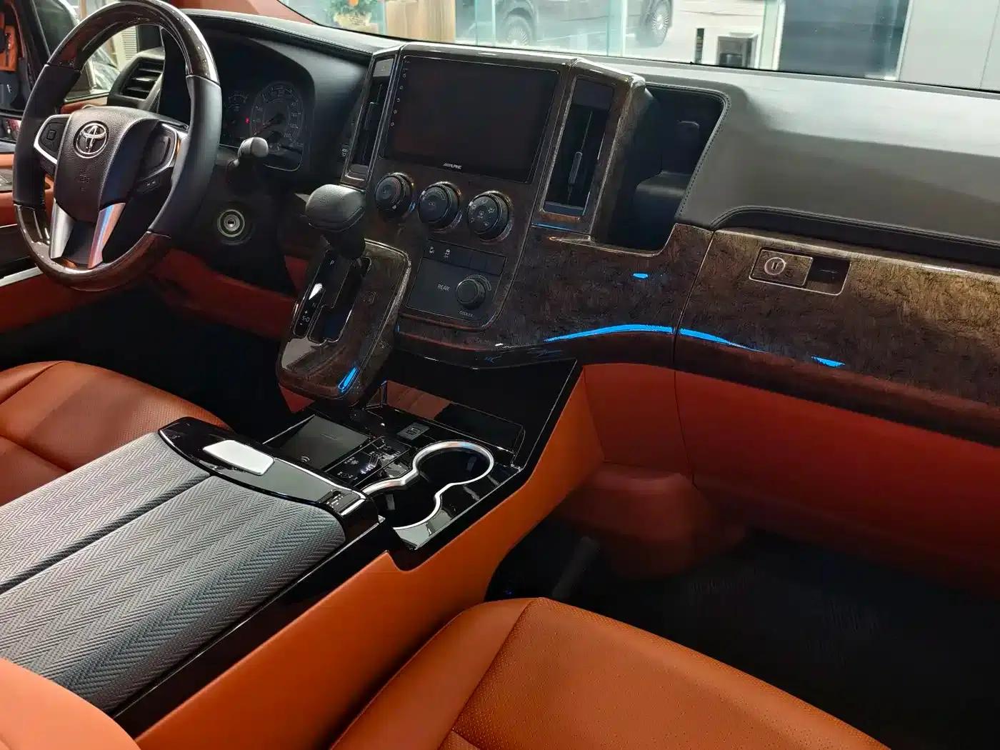 2024 HIACE 2.7L Automatic — миниатюра 7