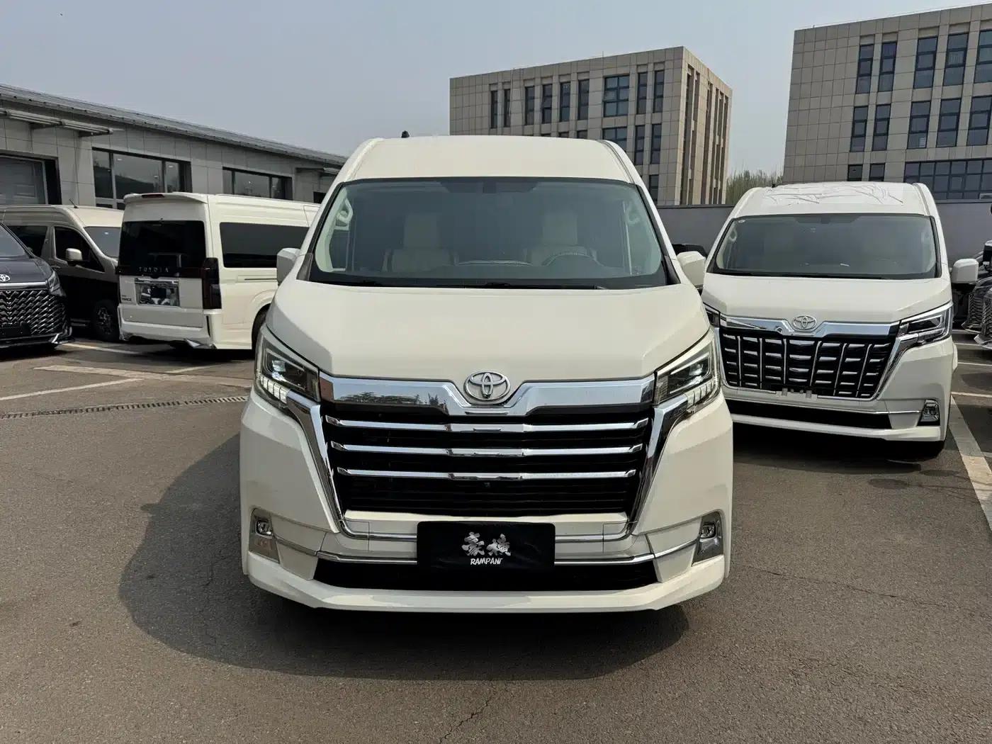 2021 HIACE 3.5L Automatic — миниатюра 2