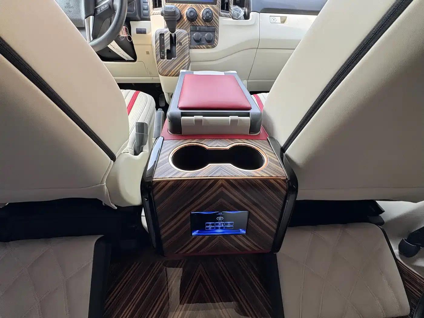 2021 HIACE 3.5L Automatic — миниатюра 25