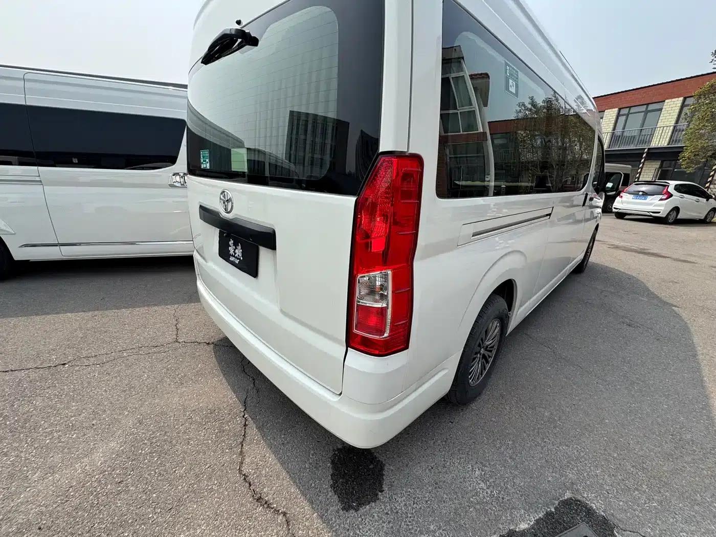 2021 HIACE 3.5L Automatic — миниатюра 5