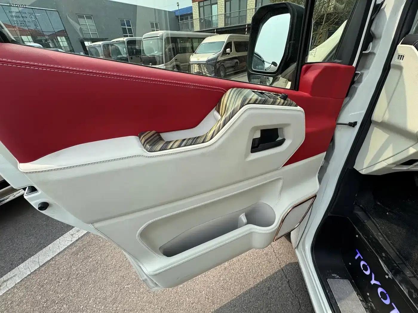 2021 HIACE 3.5L Automatic — миниатюра 7