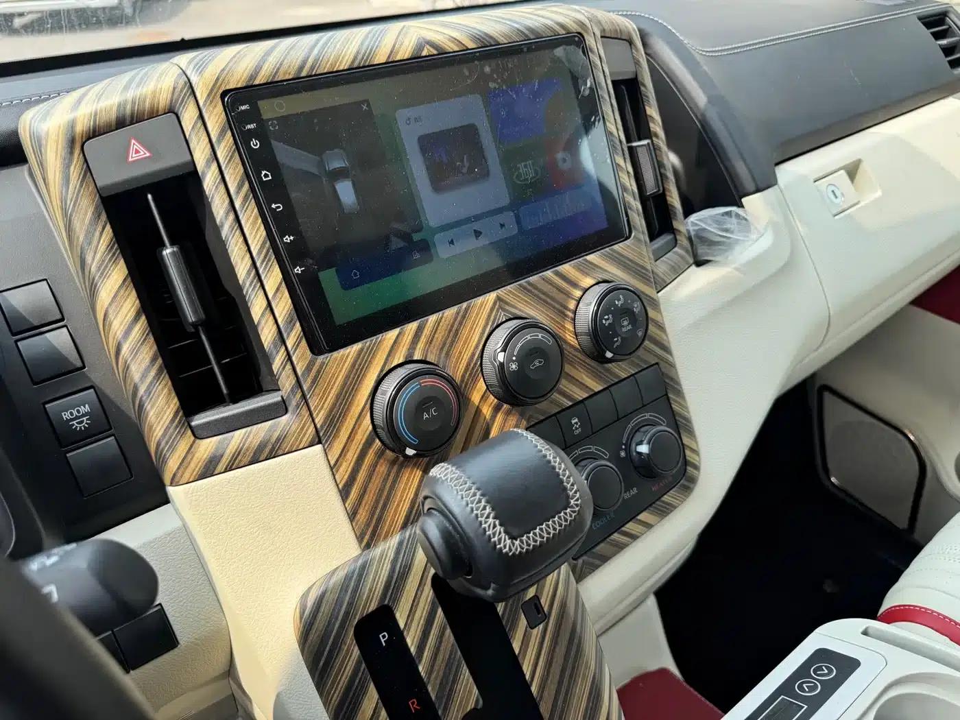 2021 HIACE 3.5L Automatic — миниатюра 9