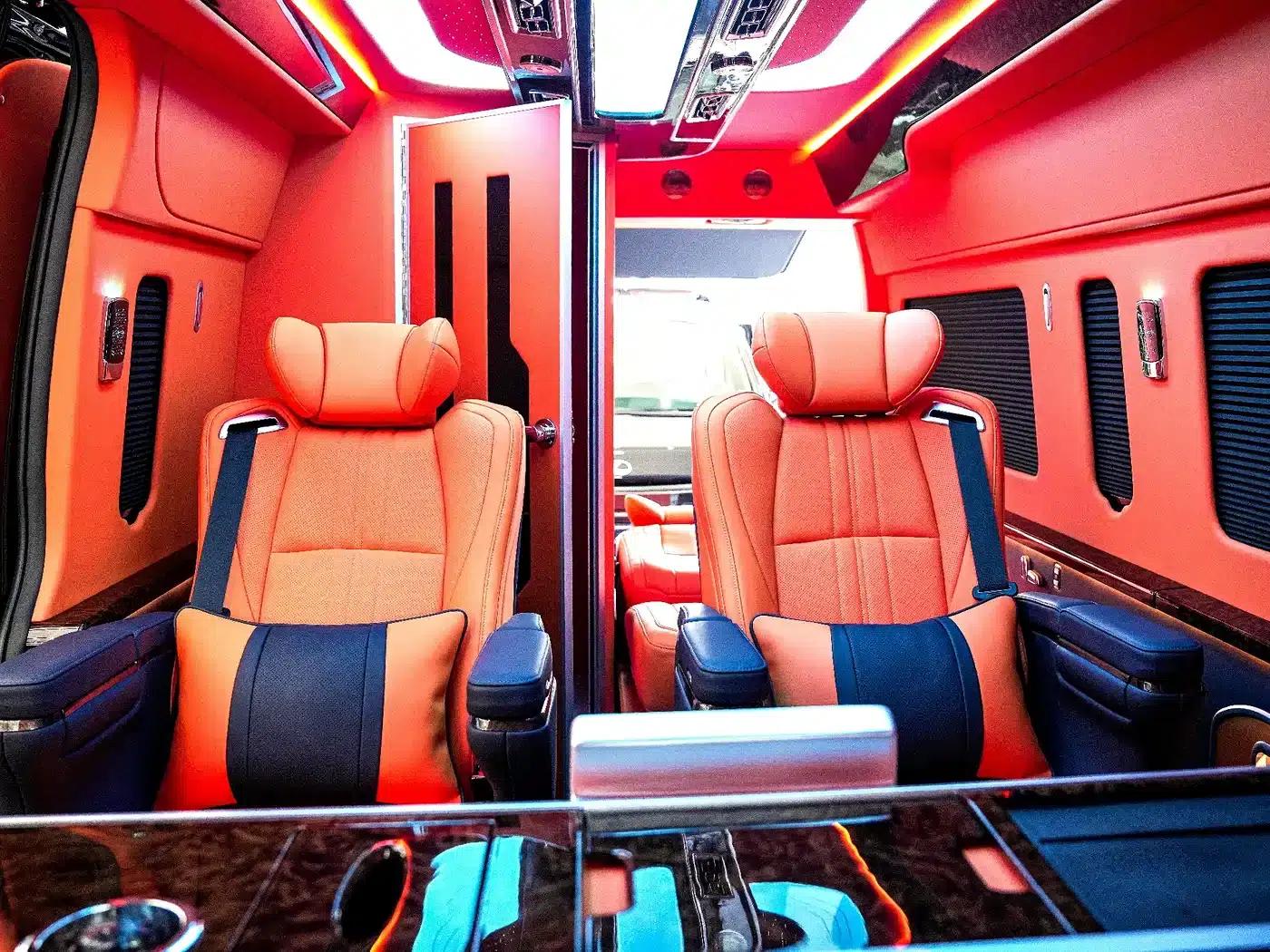 2025 HIACE 3.5L Automatic — миниатюра 4