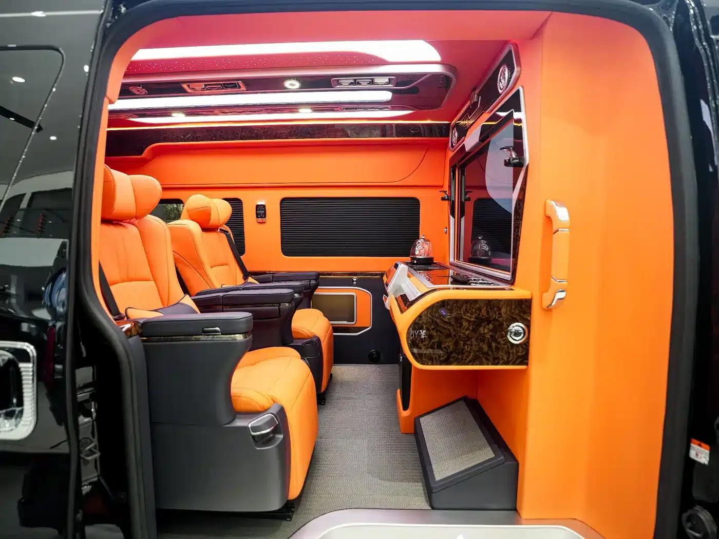 2025 HIACE 3.5L Automatic — миниатюра 8