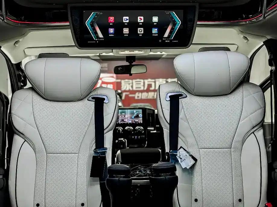 2025 HIACE 3.5L Automatic — миниатюра 11