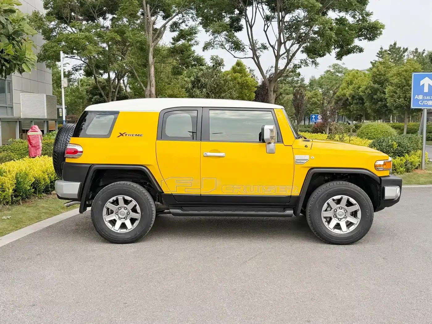 2019 FJ Cruiser 4.0L Automatic — миниатюра 16
