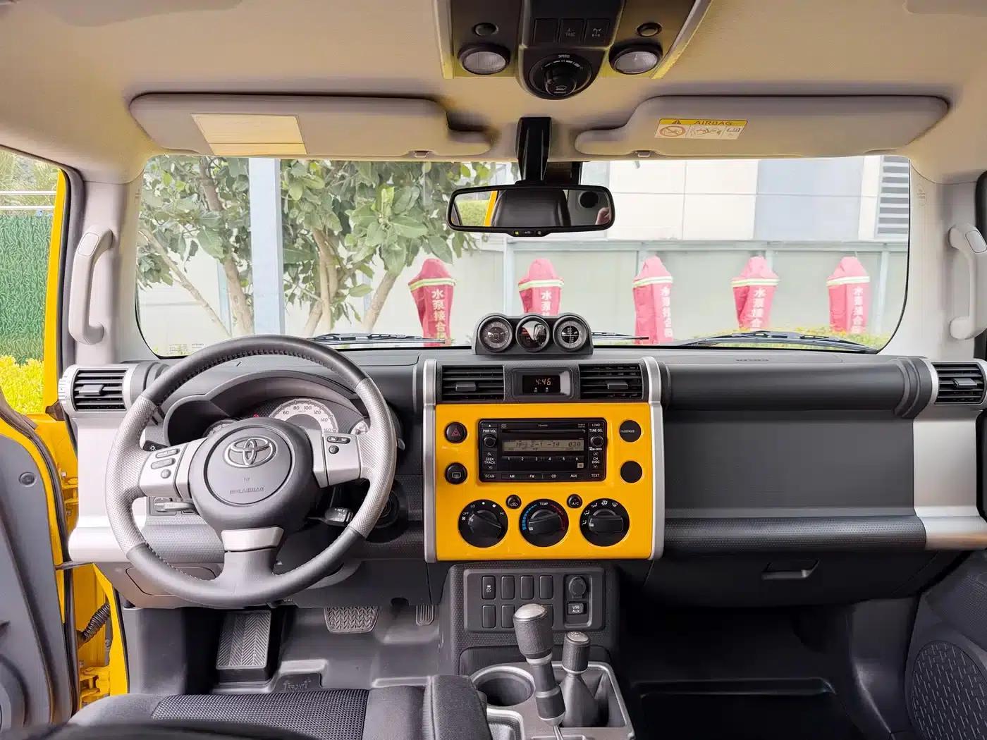 2019 FJ Cruiser 4.0L Automatic — миниатюра 8