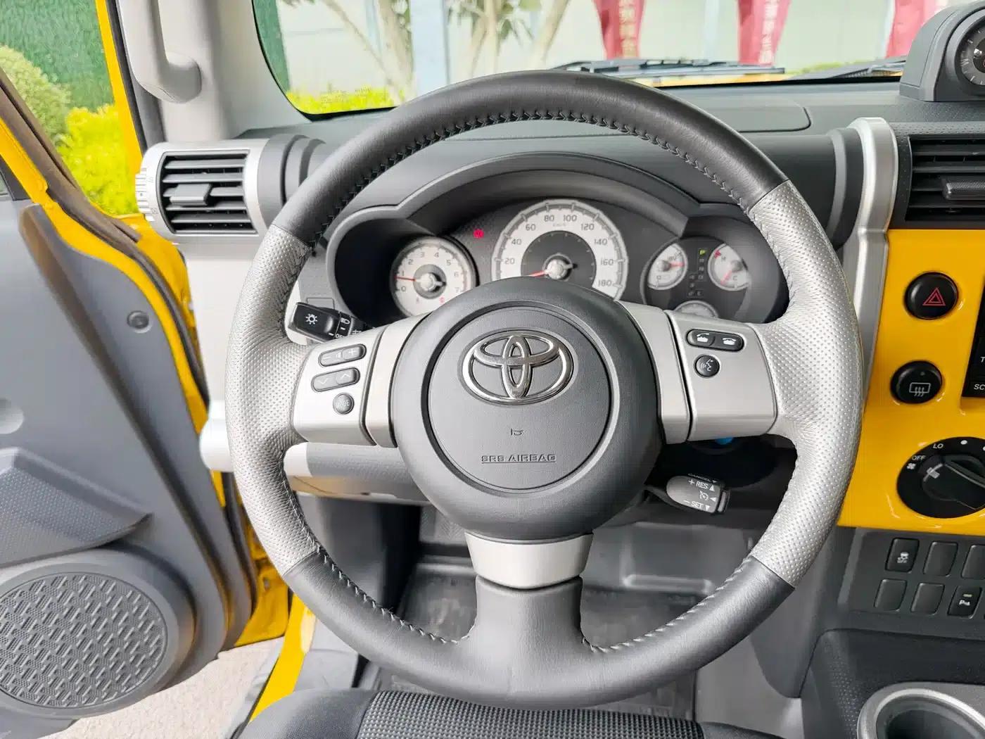2019 FJ Cruiser 4.0L Automatic — миниатюра 10