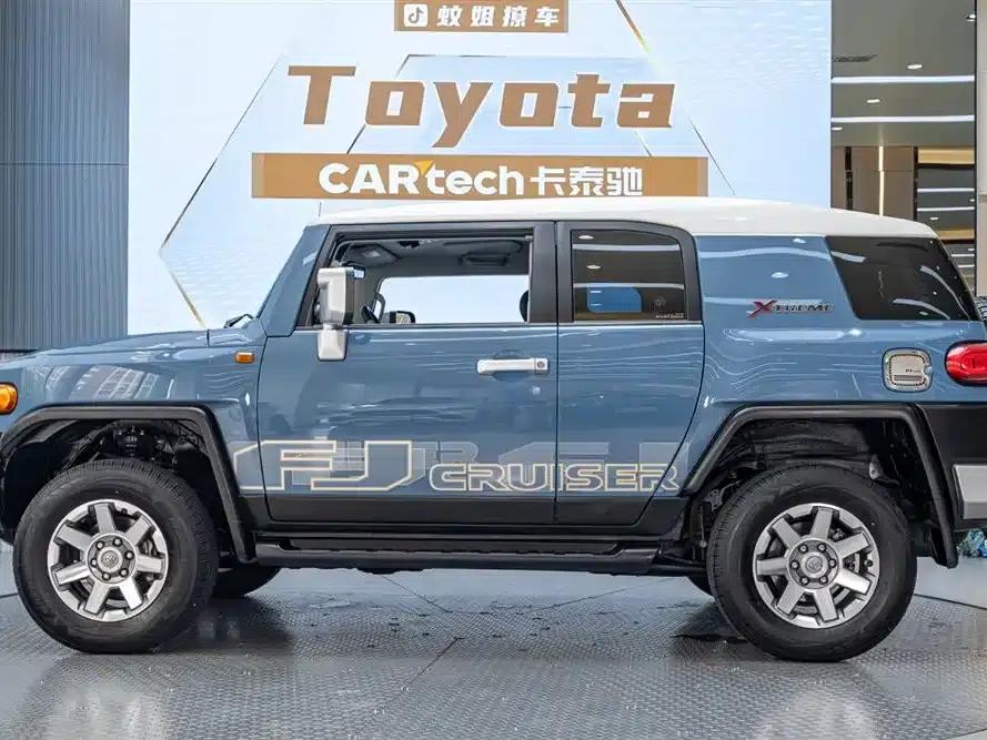 2019 FJ Cruiser 4.0L Automatic — миниатюра 3
