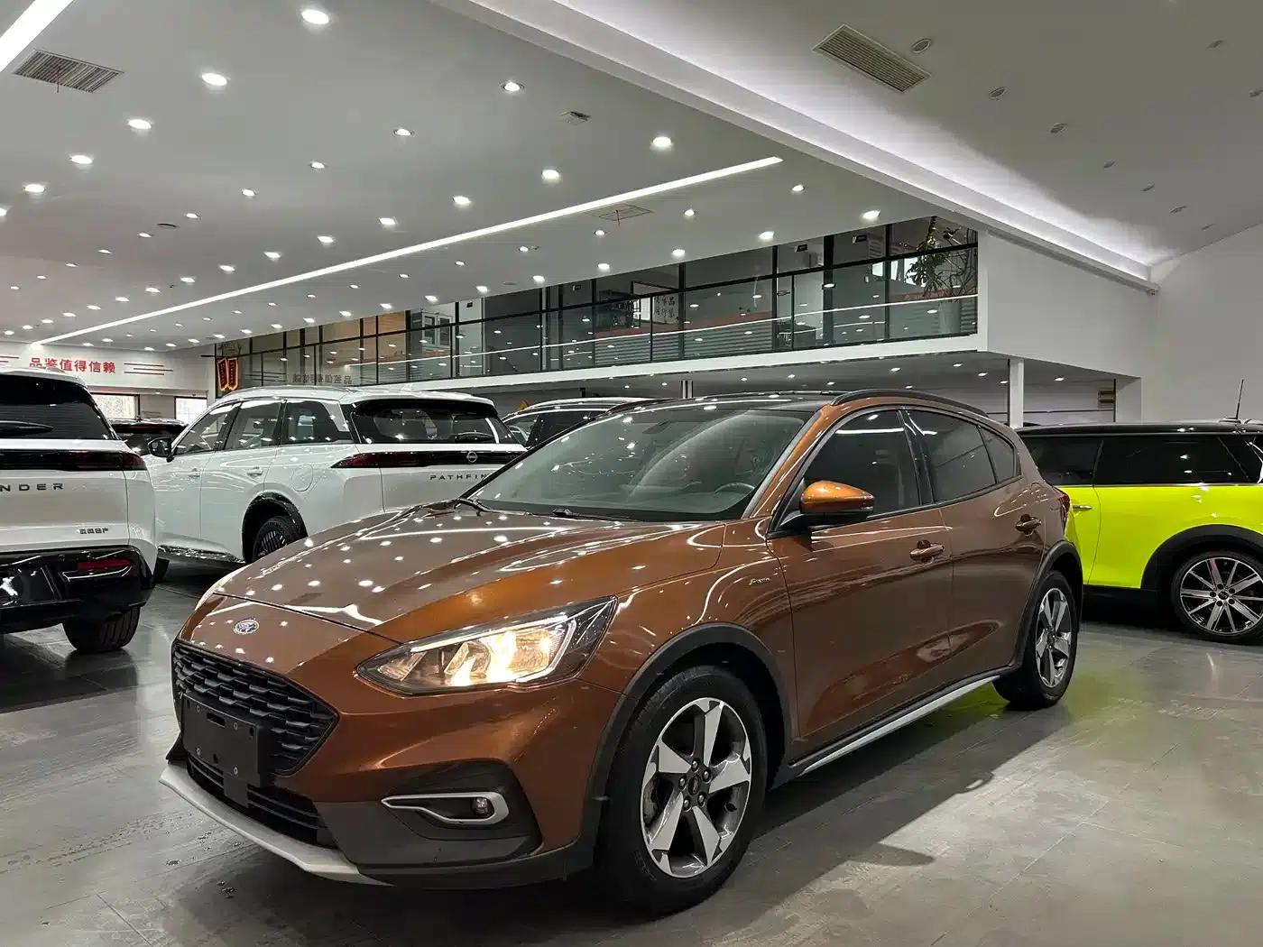 Ford Focus Active 2020 EcoBoost 180 Automatic Trend Edition — миниатюра 1