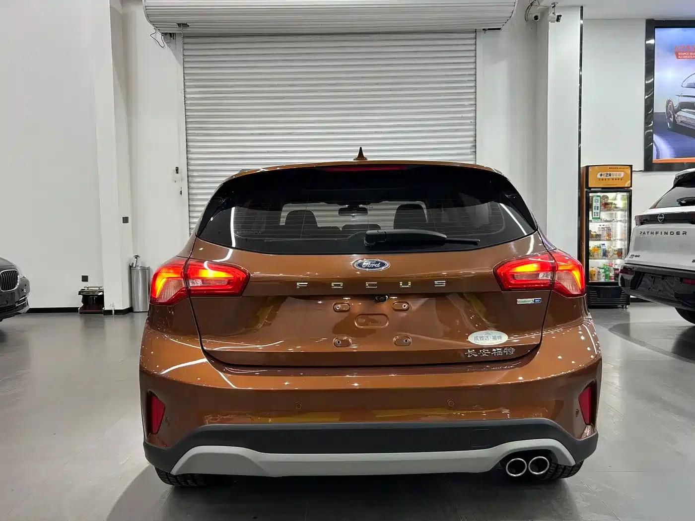 Ford Focus Active 2020 EcoBoost 180 Automatic Trend Edition — миниатюра 2