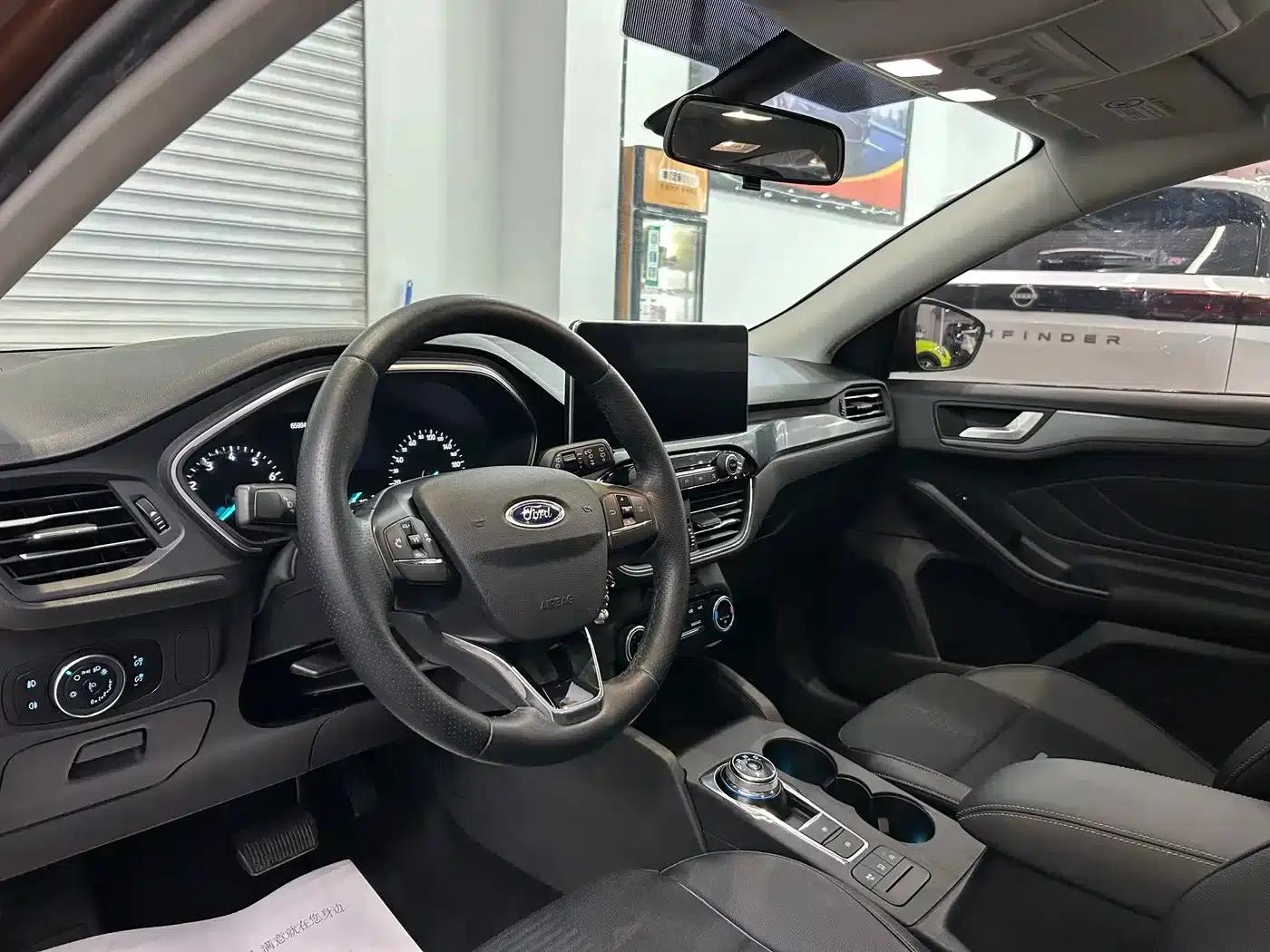 Ford Focus Active 2020 EcoBoost 180 Automatic Trend Edition — миниатюра 12