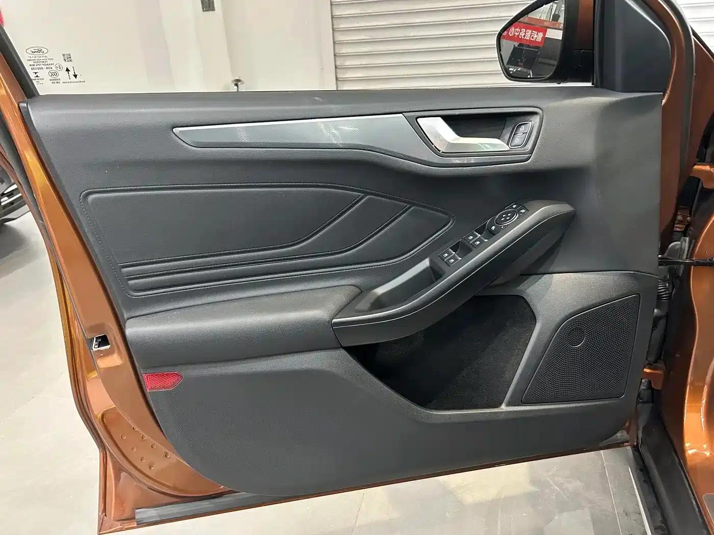 Ford Focus Active 2020 EcoBoost 180 Automatic Trend Edition — миниатюра 13