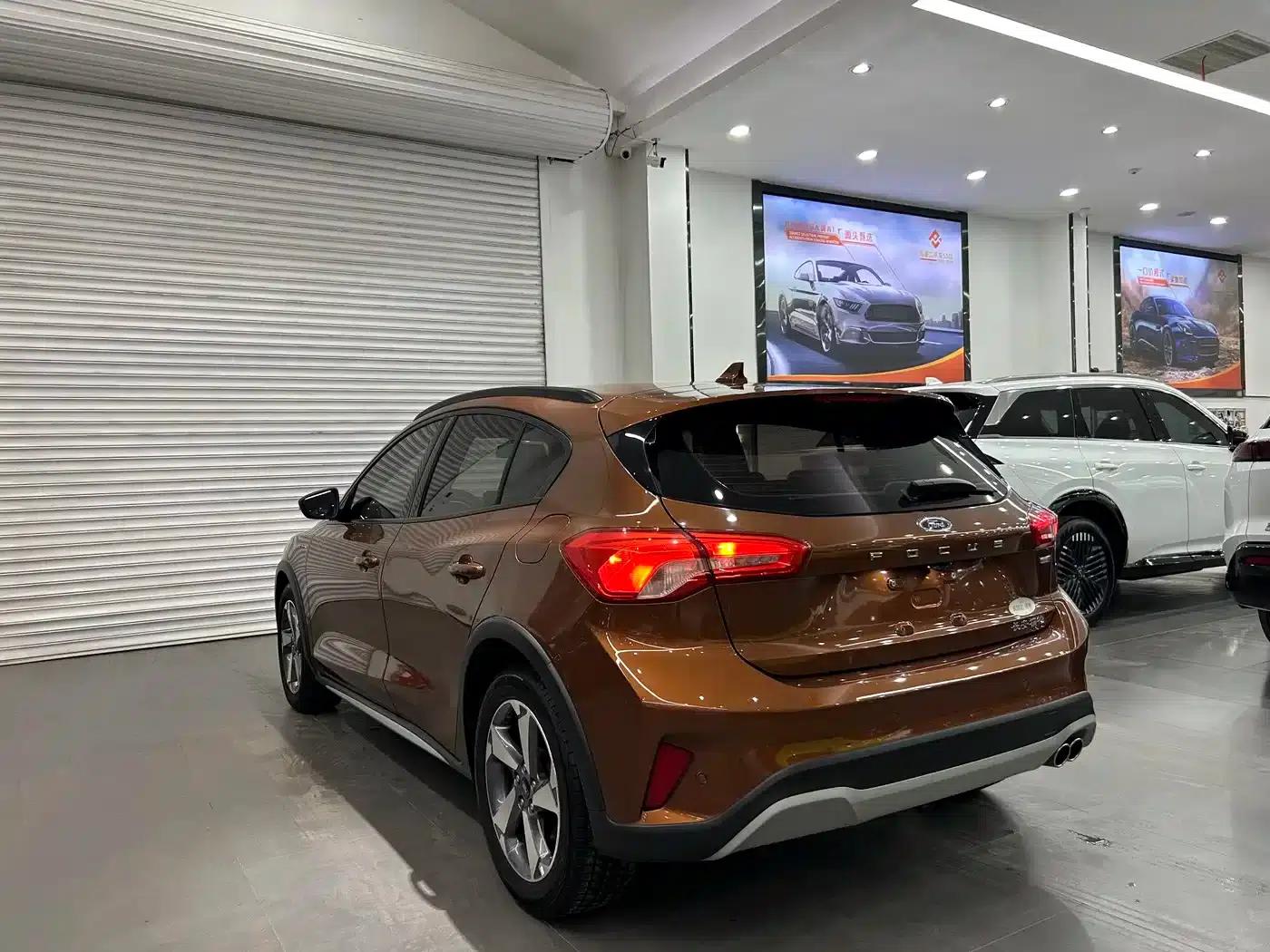 Ford Focus Active 2020 EcoBoost 180 Automatic Trend Edition — миниатюра 3
