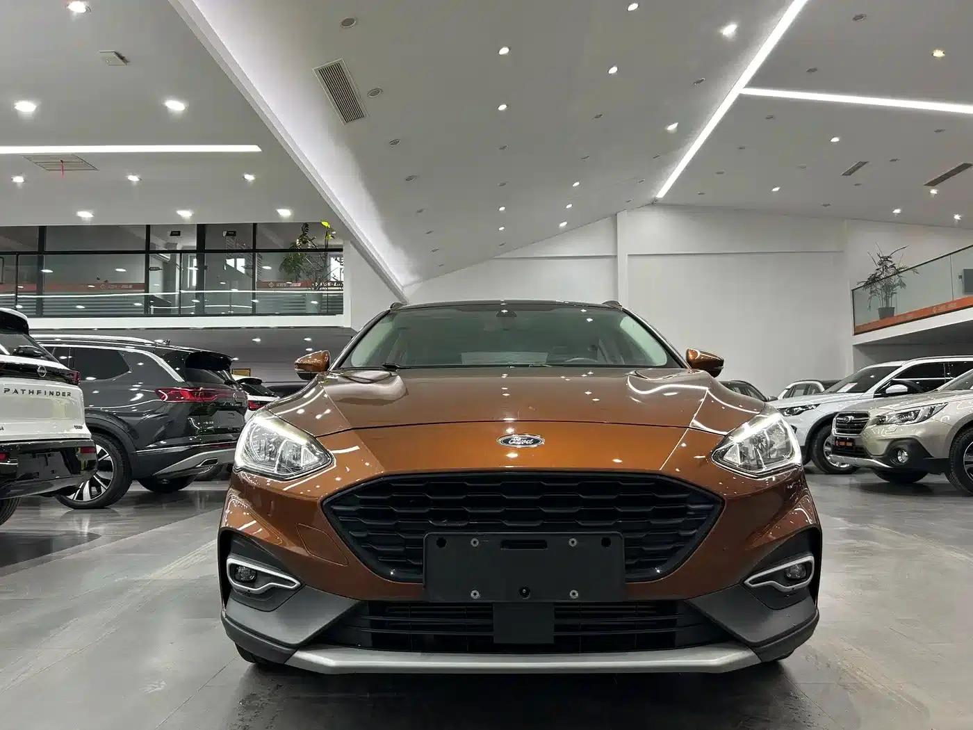 Ford Focus Active 2020 EcoBoost 180 Automatic Trend Edition — миниатюра 5