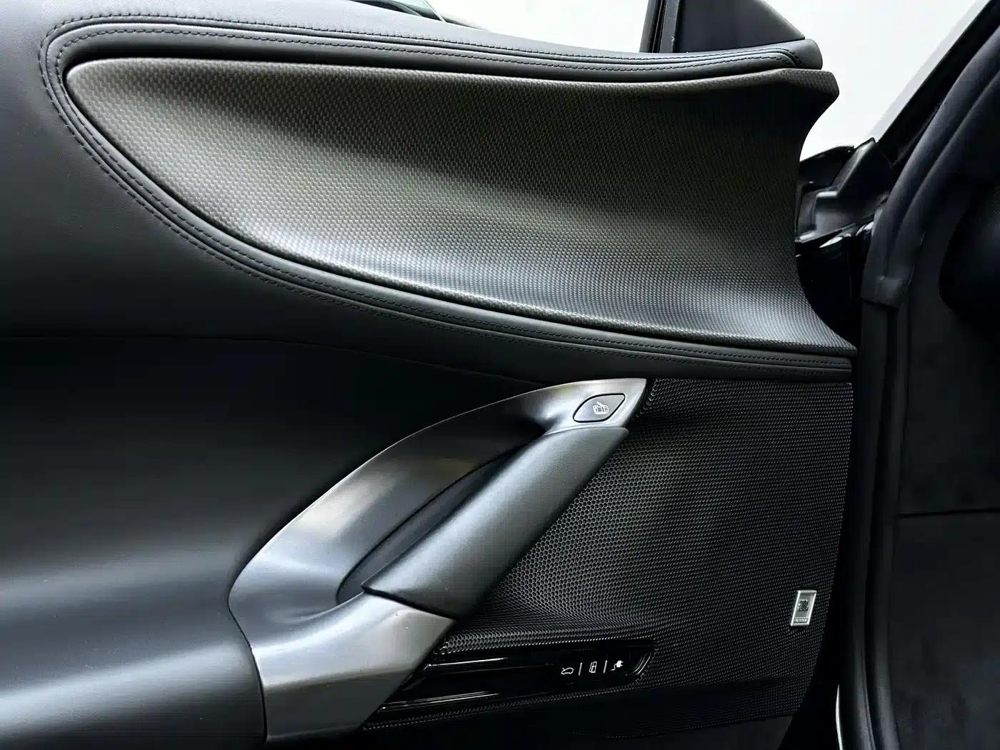 SF90 2021 3.9T V8 Spider — миниатюра 26