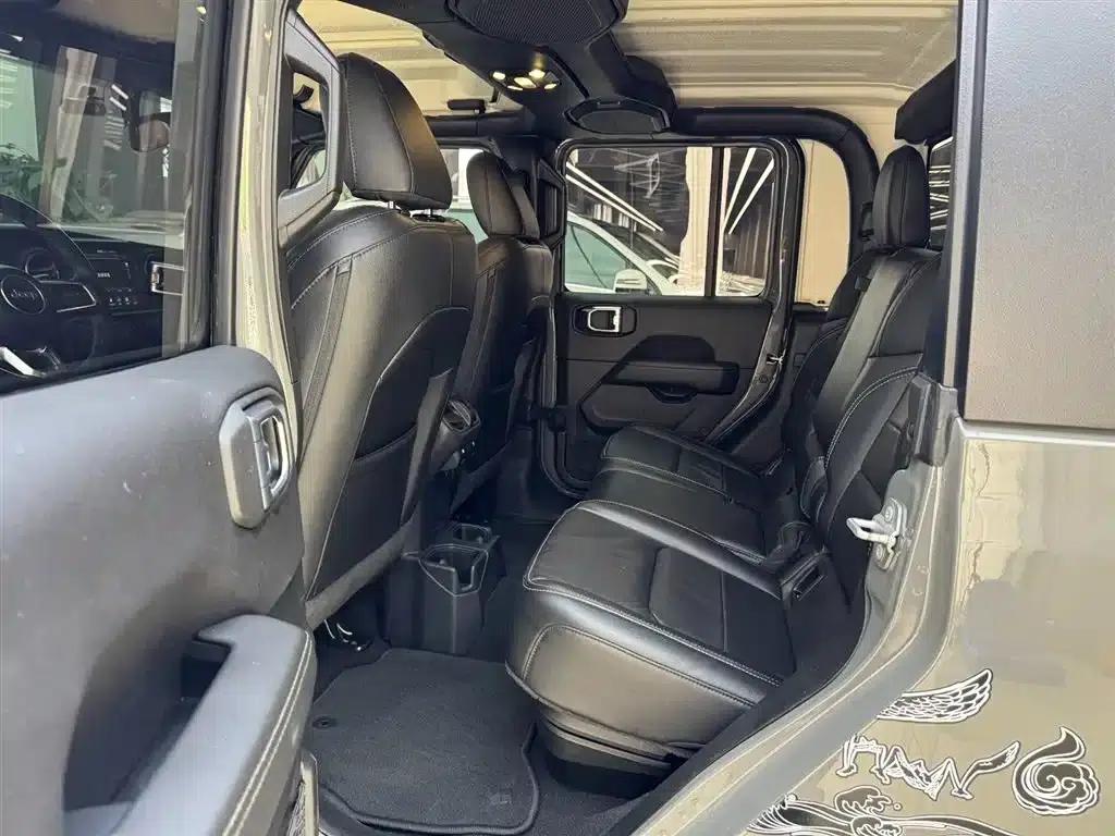 Gladiator 2022 3.6L Canadian Spec — миниатюра 11